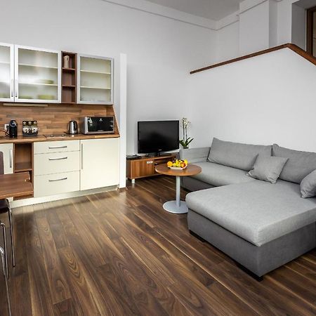 Vinosseum Bor- Es Apartmanhaz Sopron Eksteriør billede